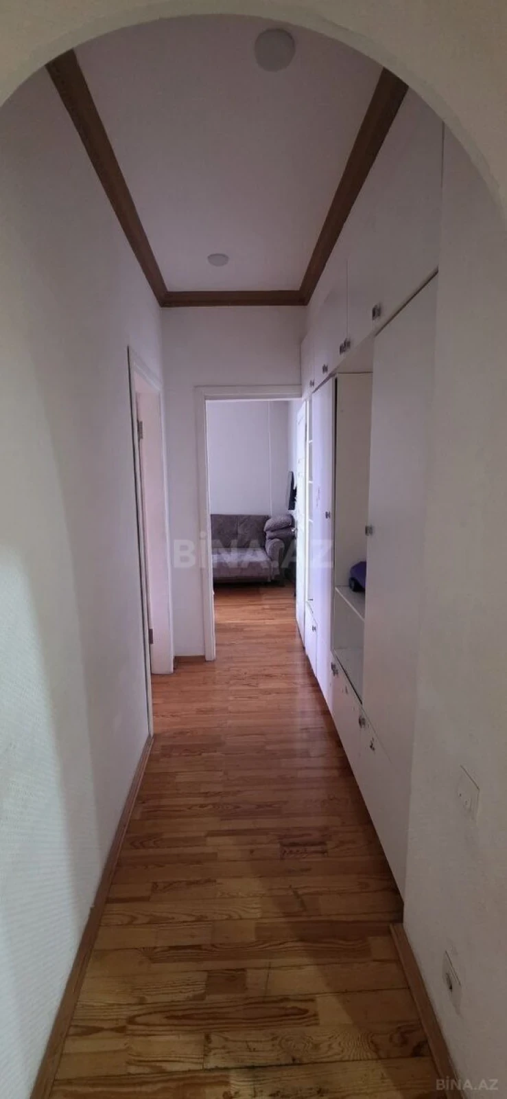 Satılır 4 otaqlı mənzil 131 m²