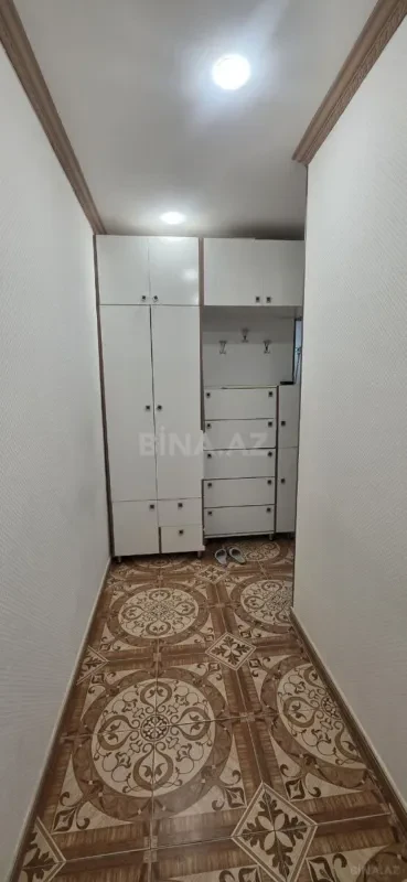 Satılır 4 otaqlı mənzil 131 m²