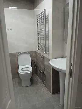 Satılır 2 otaqlı mənzil 47 m²