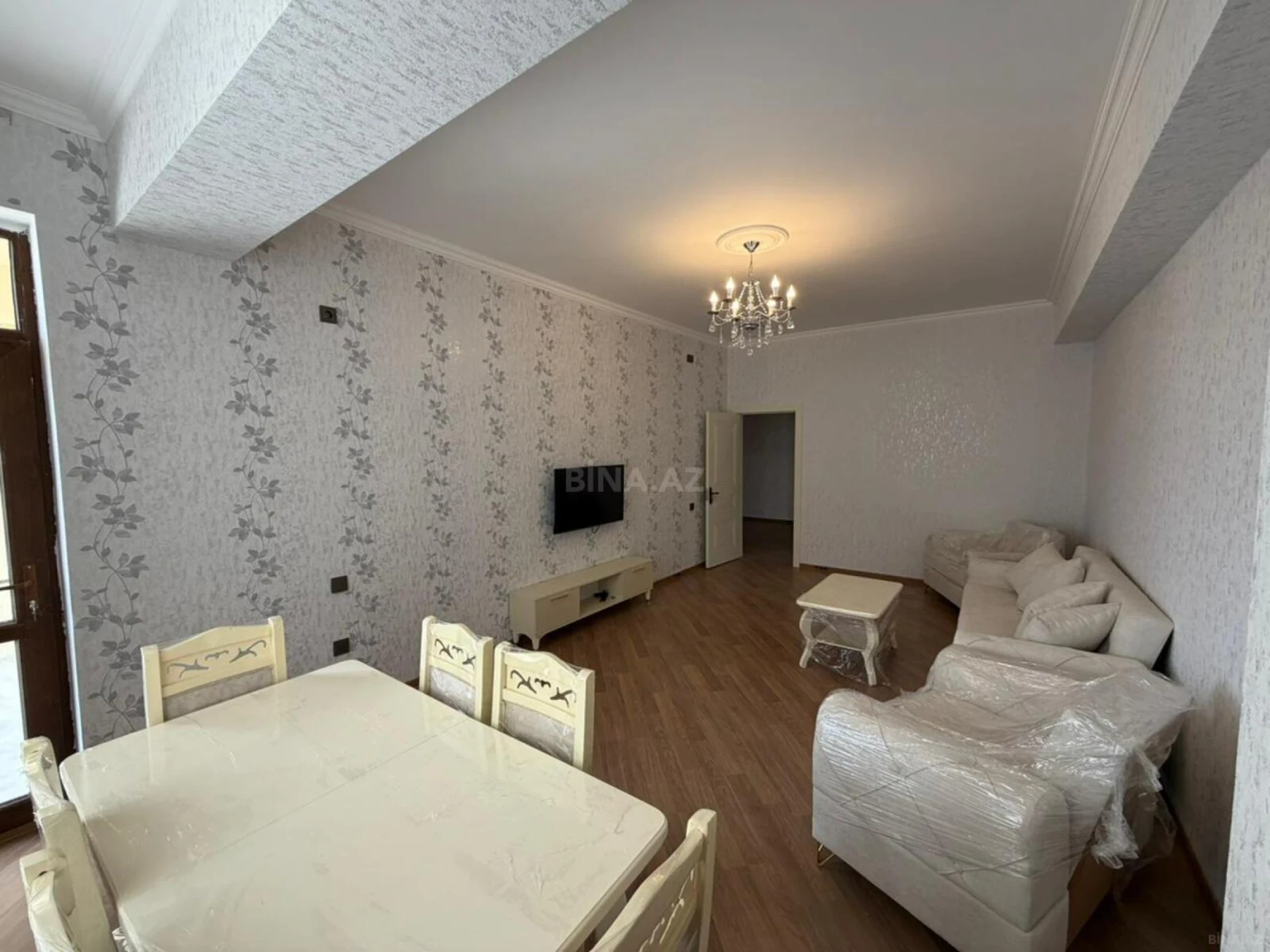 Kirayə verilir 3 otaqlı mənzil 120 m²