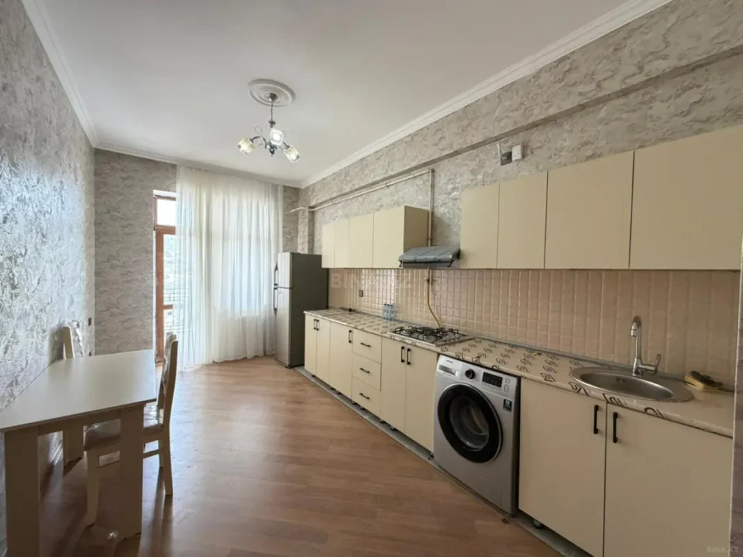 Kirayə verilir 3 otaqlı mənzil 120 m²
