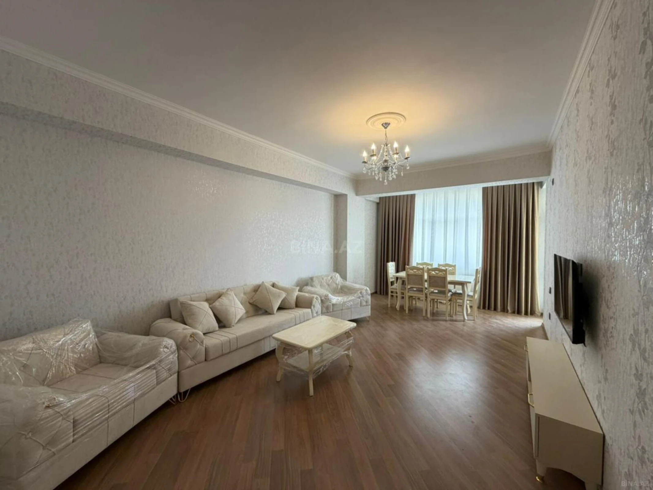Kirayə verilir 3 otaqlı mənzil 120 m²