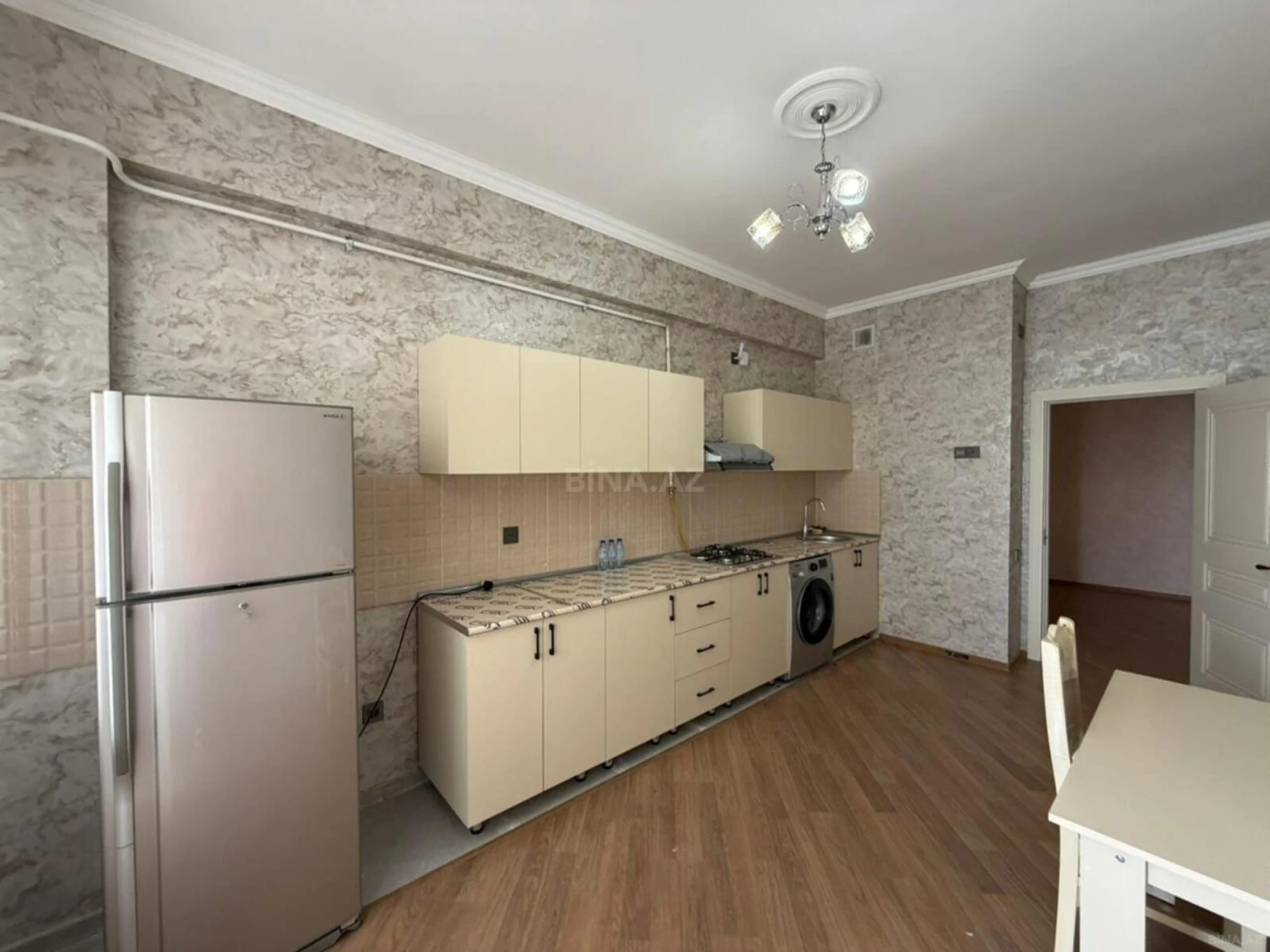Kirayə verilir 3 otaqlı mənzil 120 m²