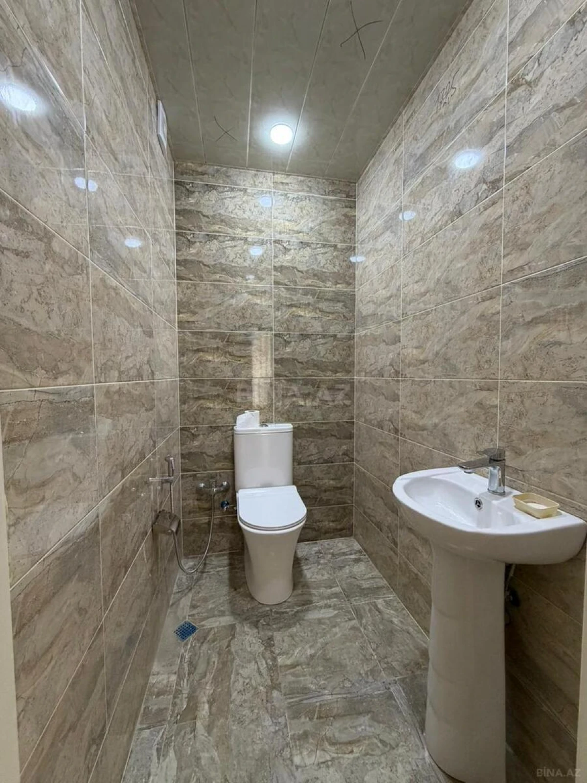 Kirayə verilir 3 otaqlı mənzil 120 m²