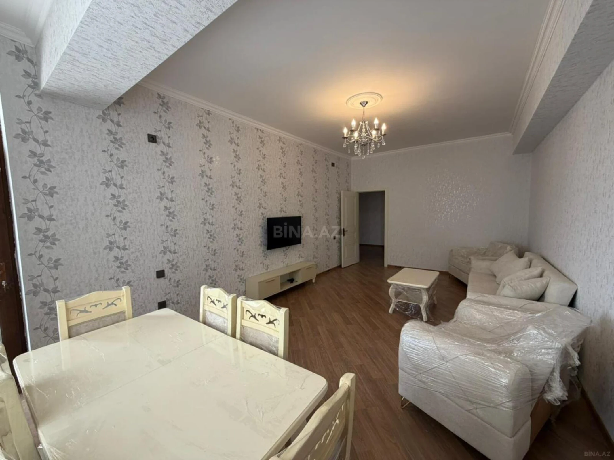 Kirayə verilir 3 otaqlı mənzil 120 m²