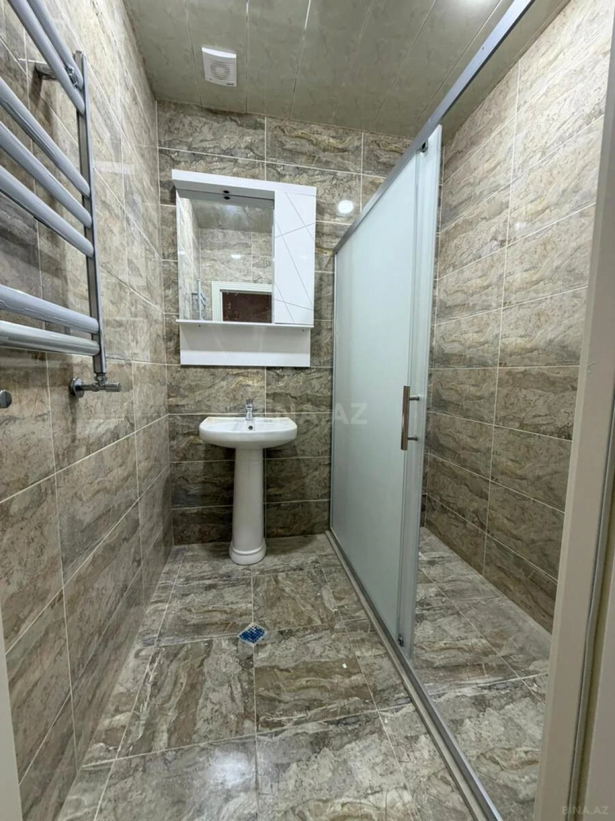 Kirayə verilir 3 otaqlı mənzil 120 m²