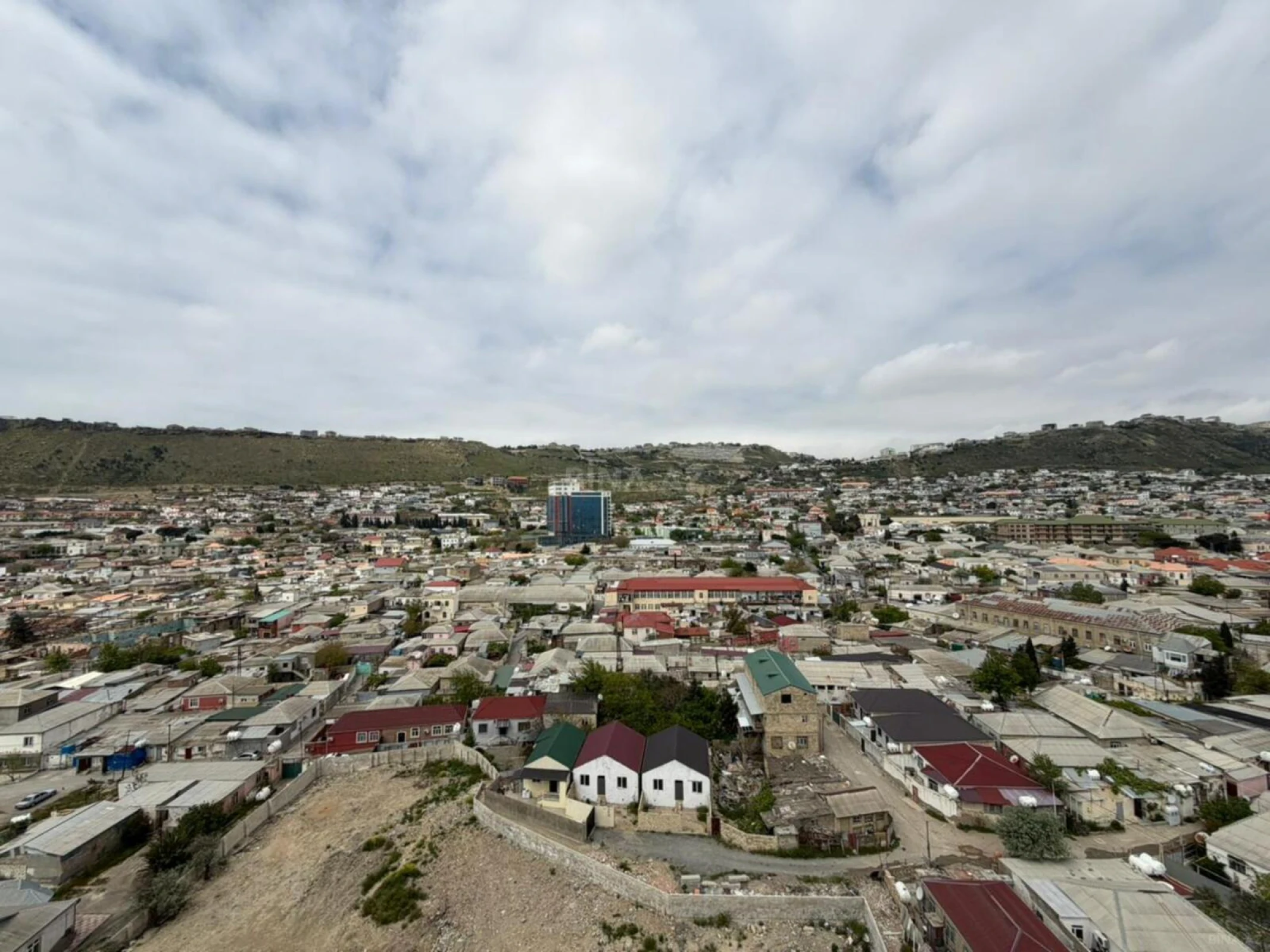 Kirayə verilir 3 otaqlı mənzil 120 m²