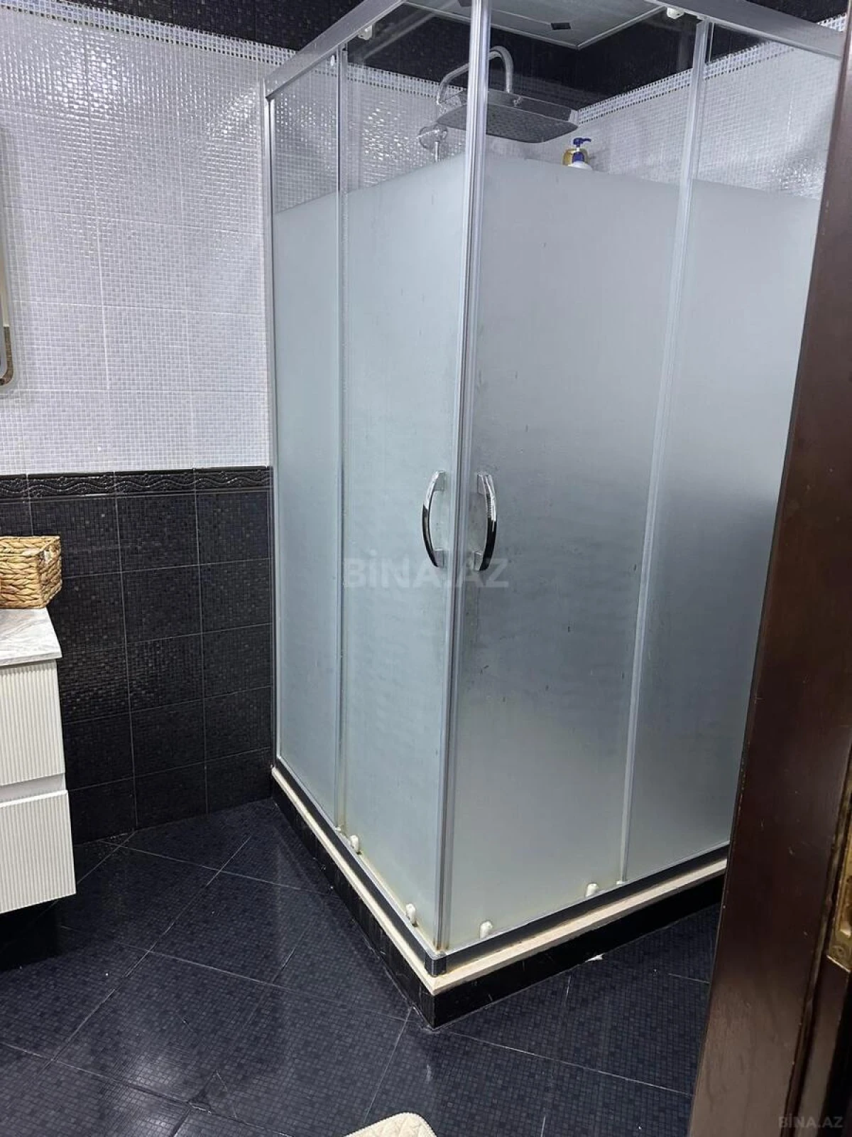 Satılır 3 otaqlı mənzil 154 m²