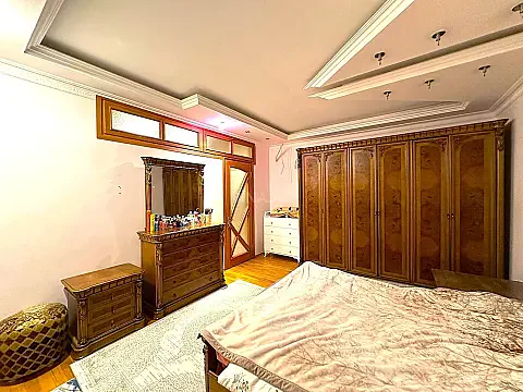 Satılır 3 otaqlı mənzil 102 m²