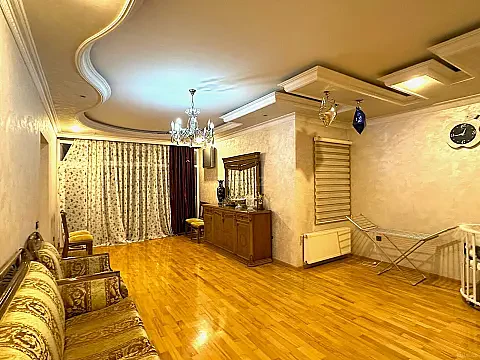 Satılır 3 otaqlı mənzil 102 m²