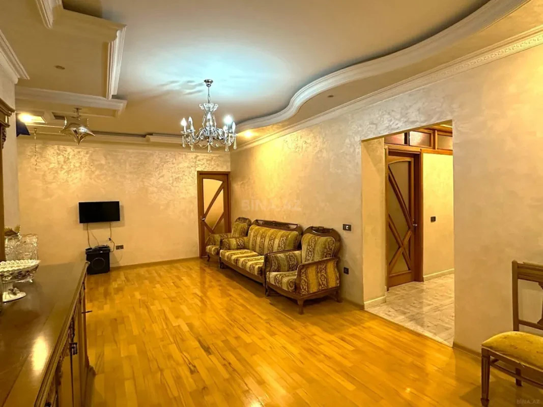 Satılır 3 otaqlı mənzil 102 m²