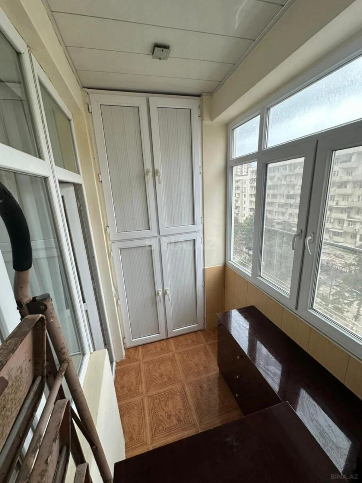 Satılır 2 otaqlı mənzil 82 m²