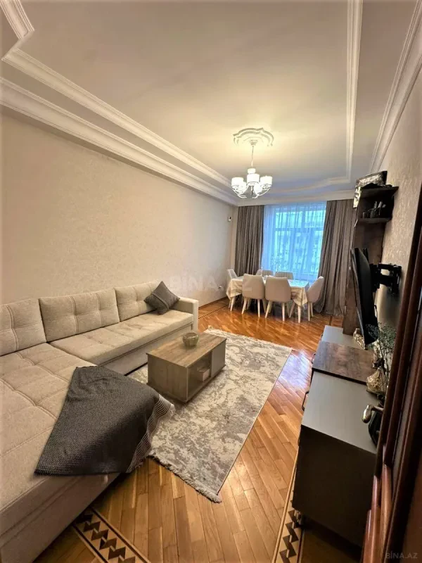 Satılır 2 otaqlı mənzil 82 m²