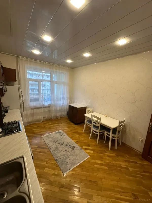 Satılır 2 otaqlı mənzil 82 m²