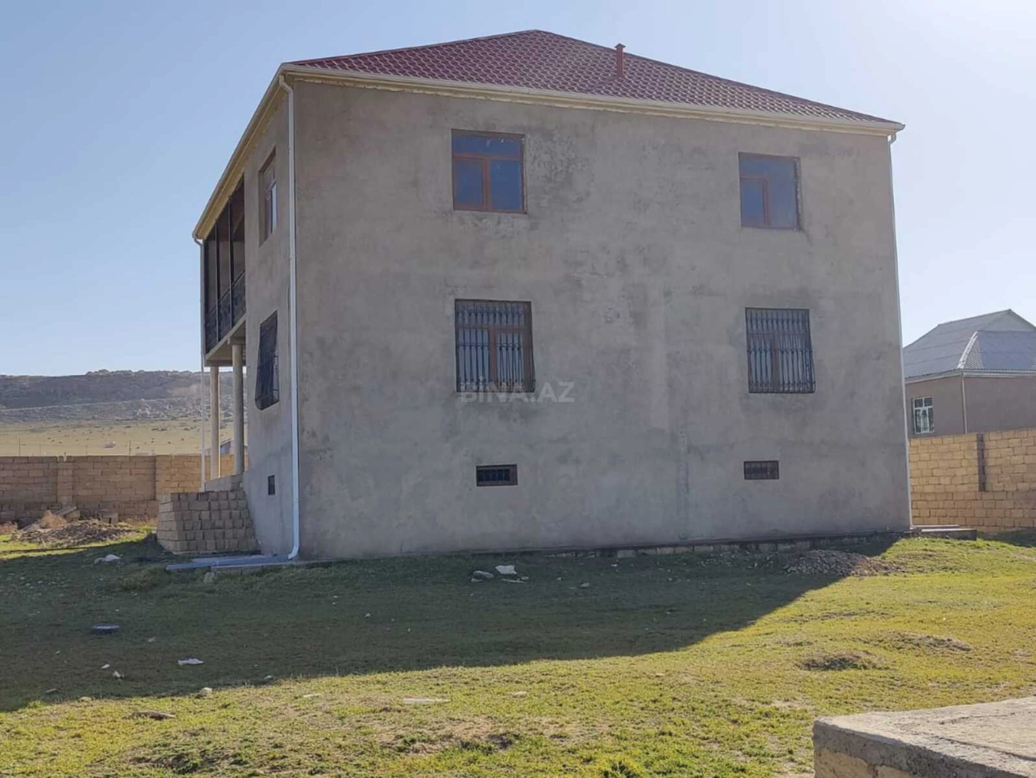 Satılır 6 otaqlı həyət evi 270 m²