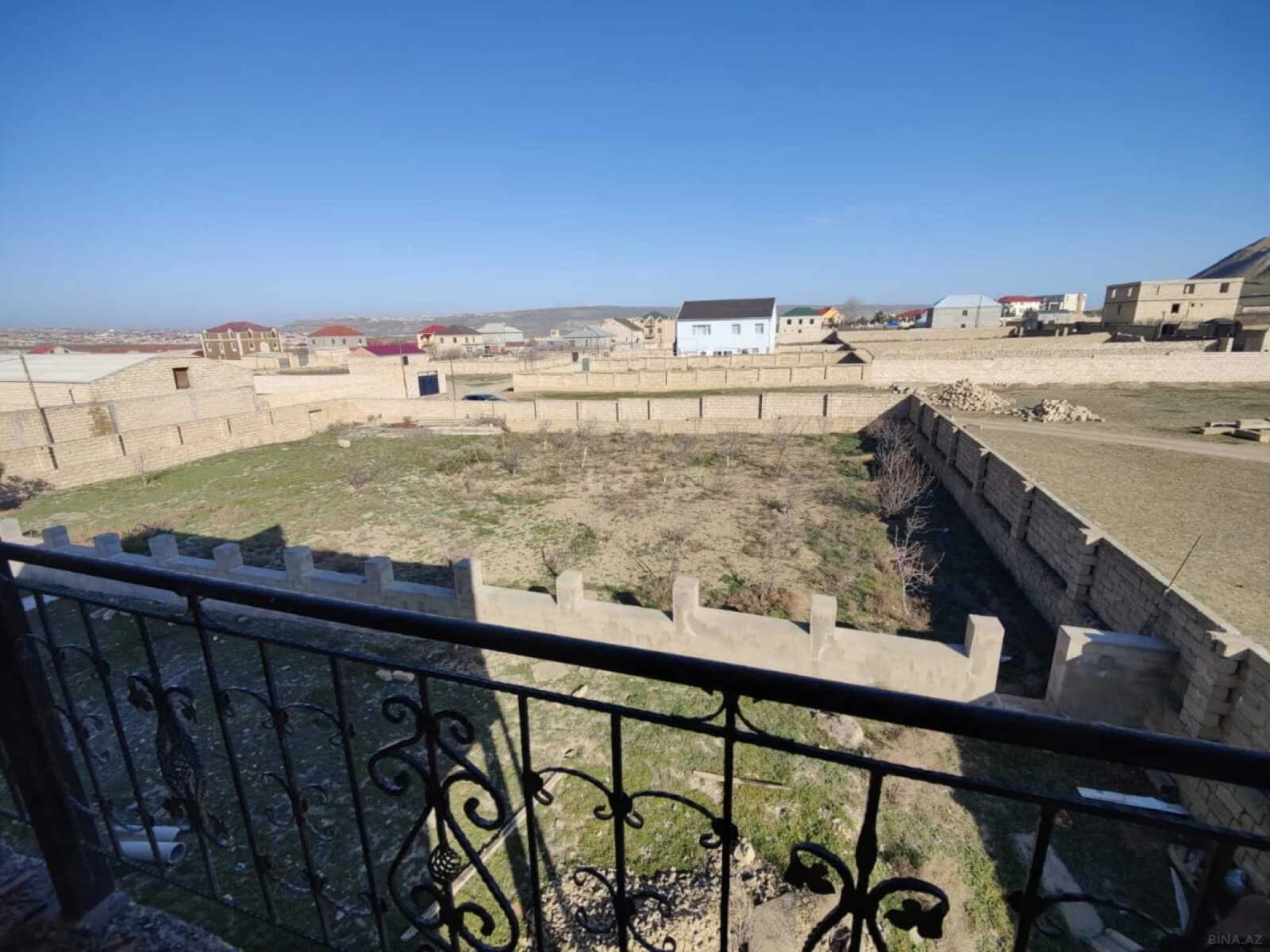 Satılır 6 otaqlı həyət evi 270 m²
