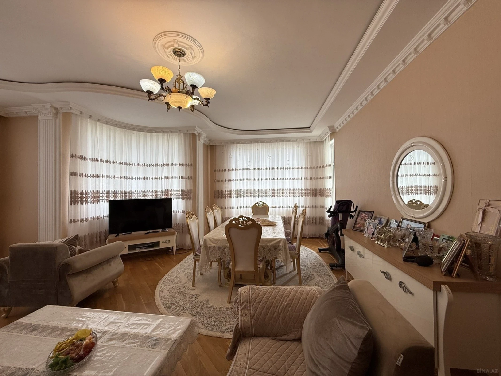 Satılır 4 otaqlı mənzil 190 m²