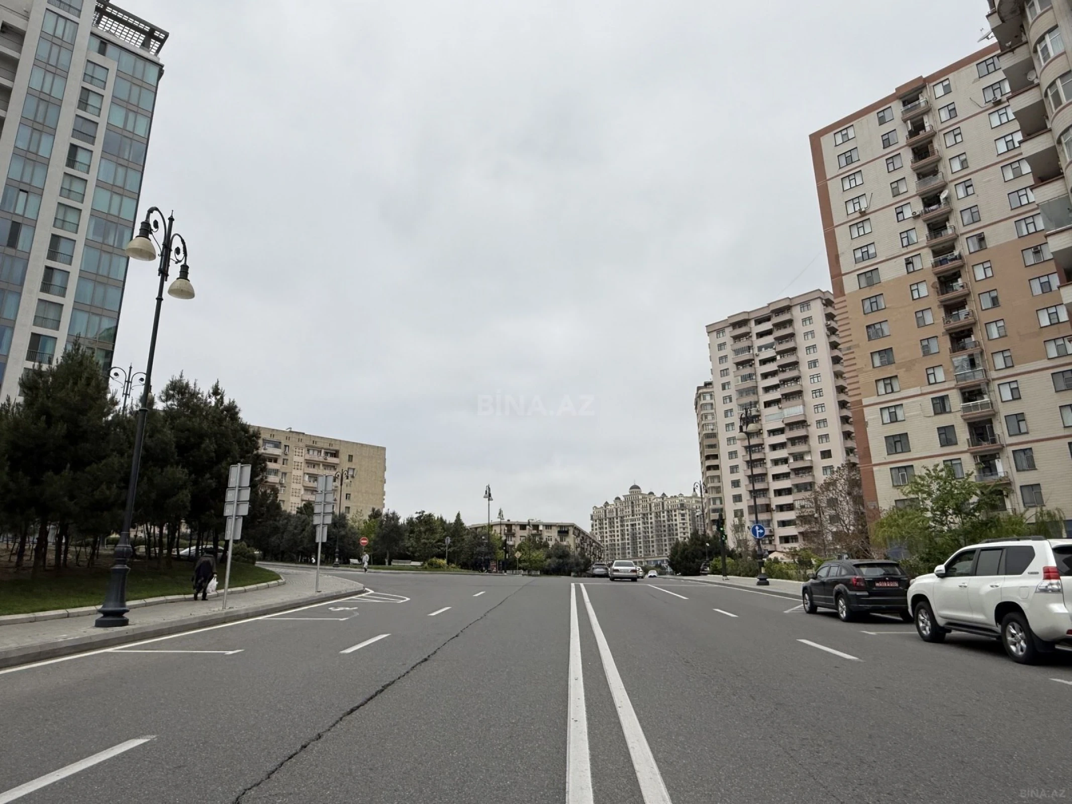 Satılır 4 otaqlı mənzil 190 m²