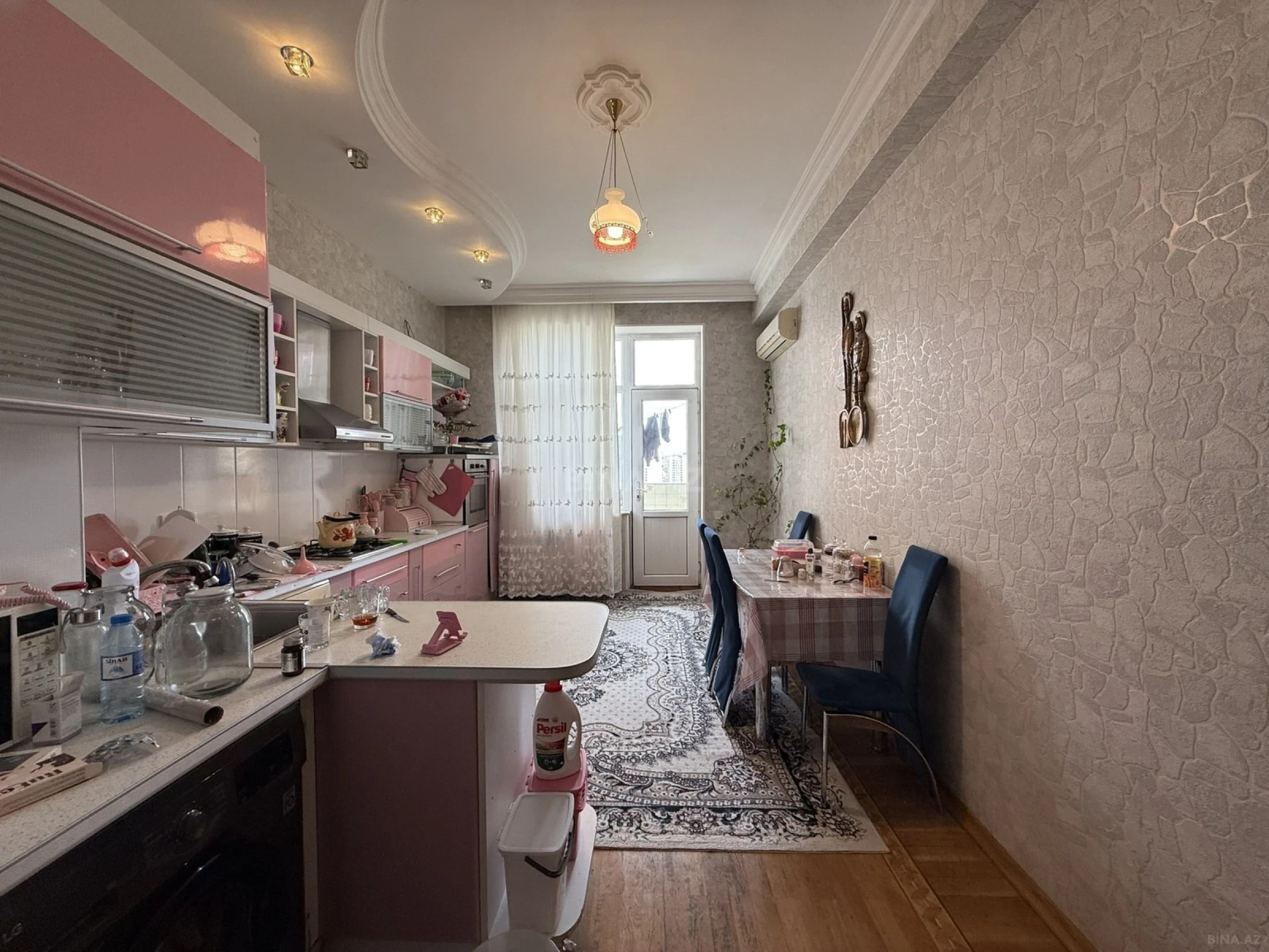 Satılır 4 otaqlı mənzil 190 m²