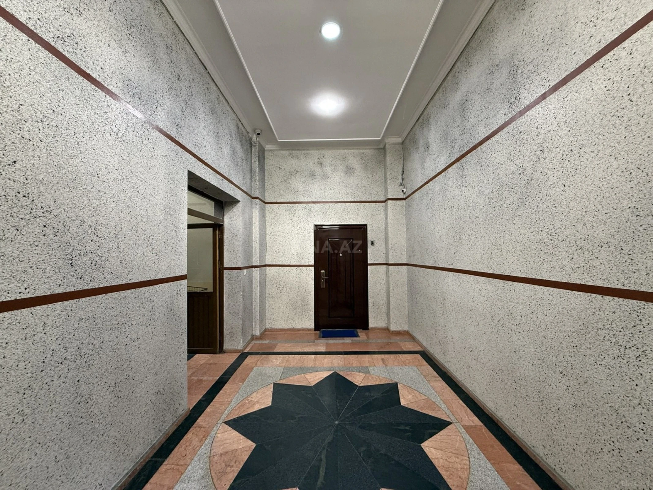 Satılır 4 otaqlı mənzil 190 m²