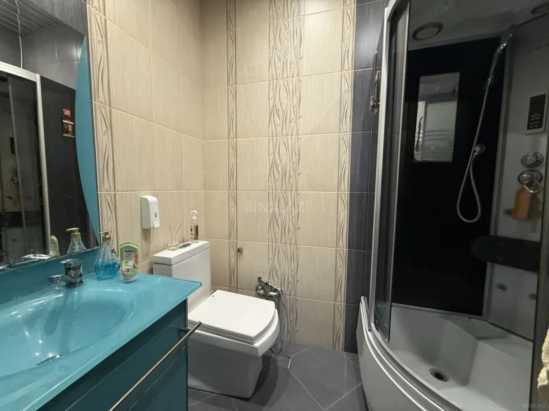 Satılır 4 otaqlı mənzil 190 m²