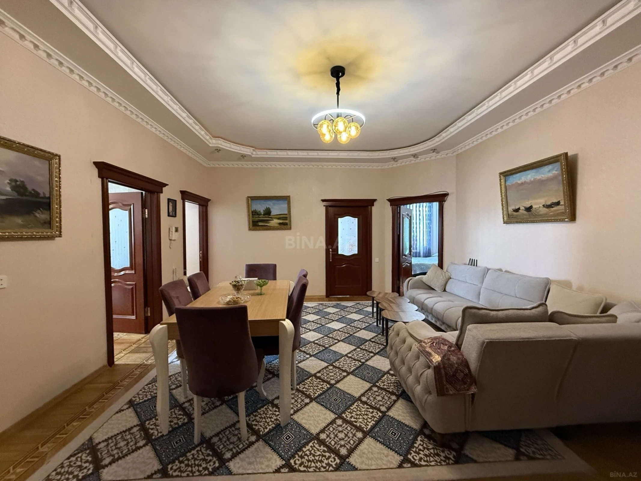 Satılır 4 otaqlı mənzil 190 m²