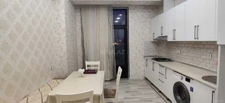 Kirayə verilir 2 otaqlı mənzil 85 m²