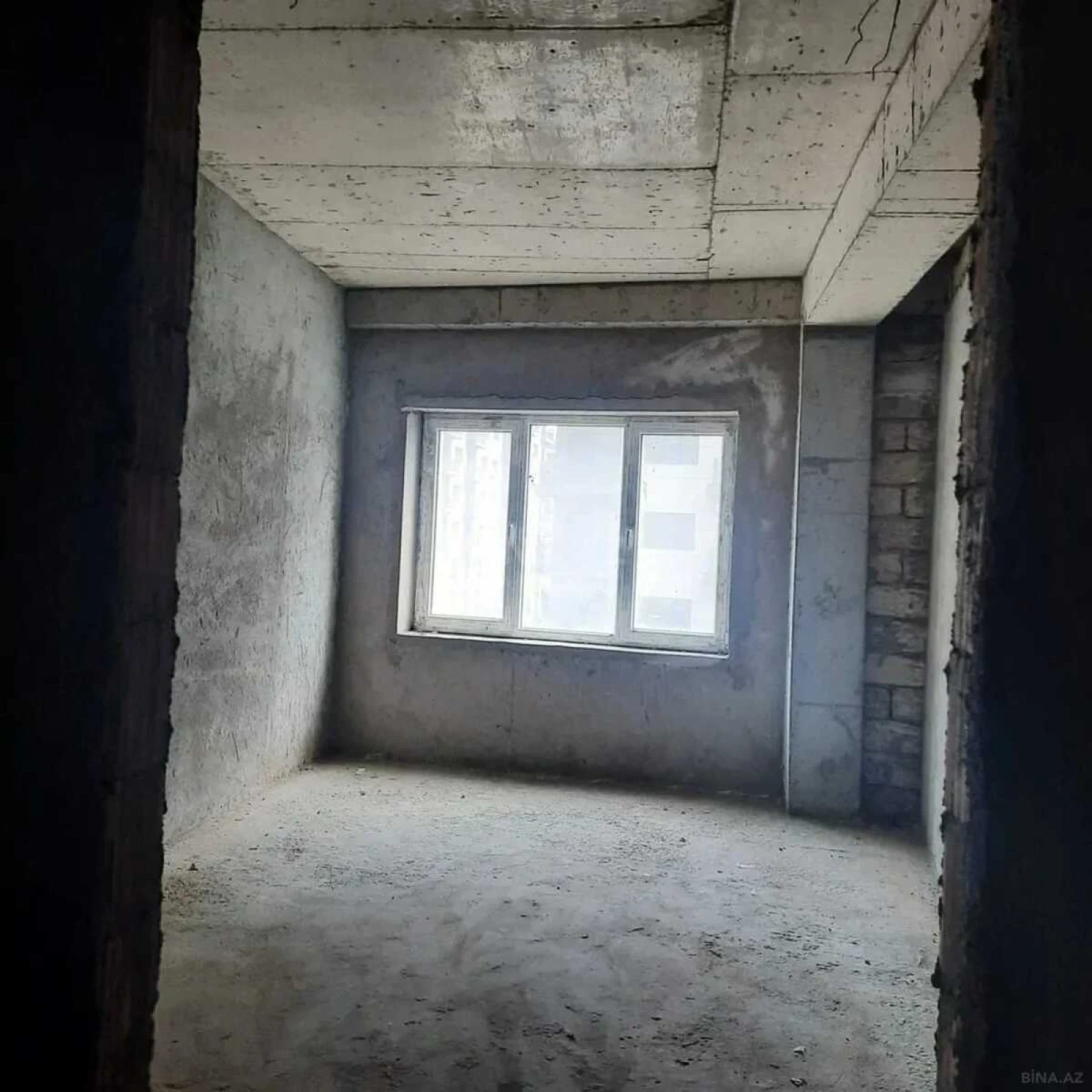Satılır 2 otaqlı mənzil 90 m²