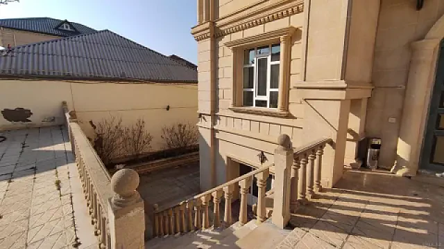 Satılır 5 otaqlı həyət evi 113 m²