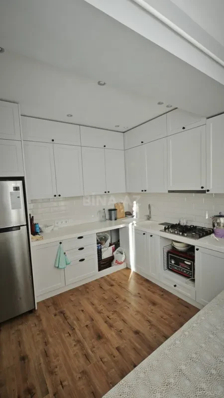 Satılır 4 otaqlı mənzil 100 m²