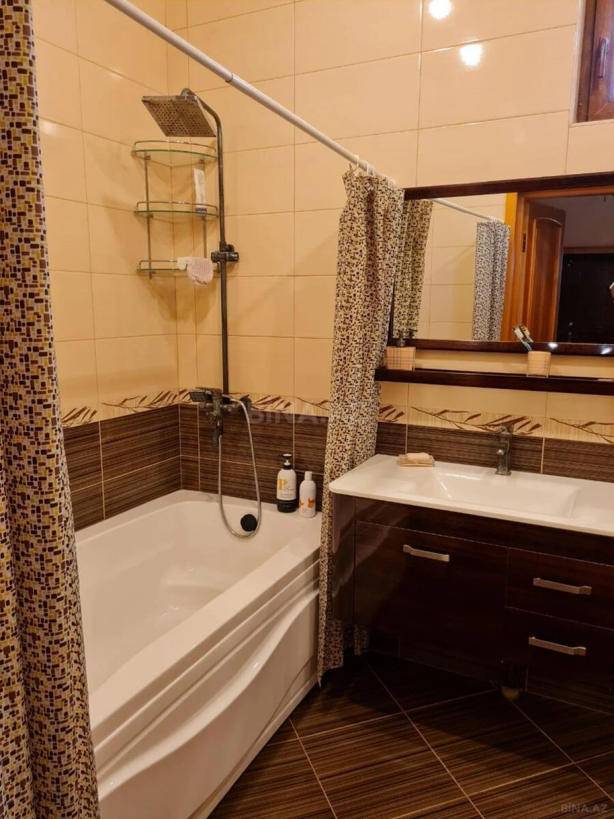 Kirayə verilir 5 otaqlı həyət evi 650 m²