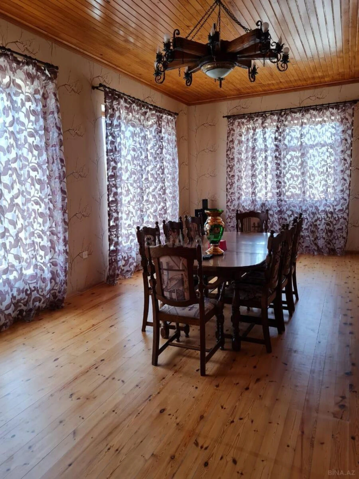 Kirayə verilir 5 otaqlı həyət evi 650 m²