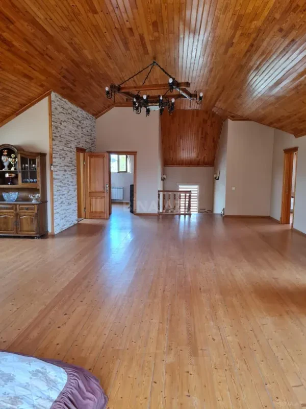 Kirayə verilir 5 otaqlı həyət evi 650 m²