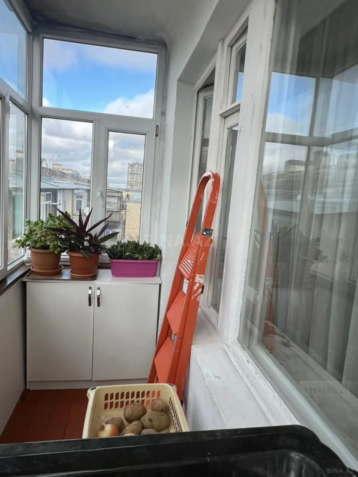 Satılır 4 otaqlı mənzil 100 m²