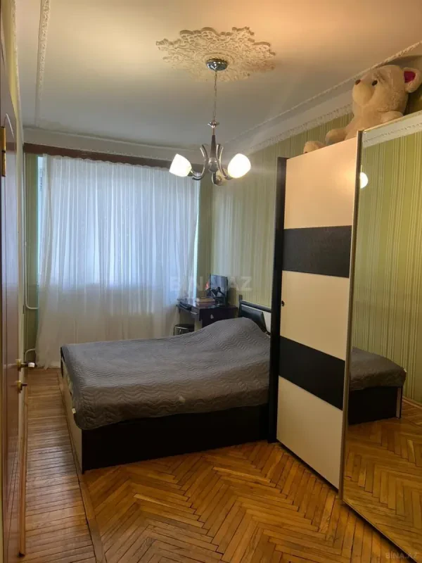 Satılır 4 otaqlı mənzil 100 m²