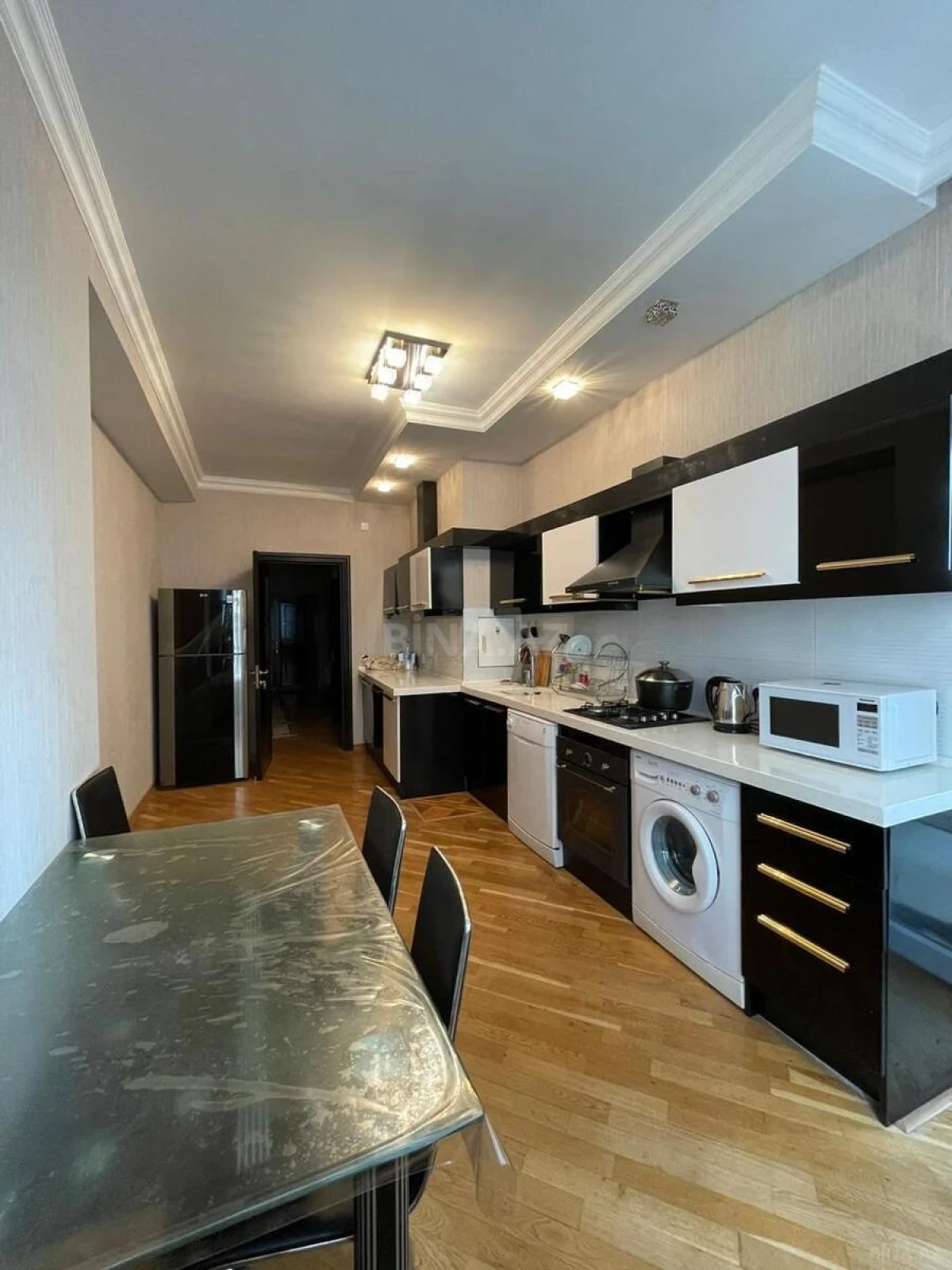 Kirayə verilir 3 otaqlı mənzil 110 m²