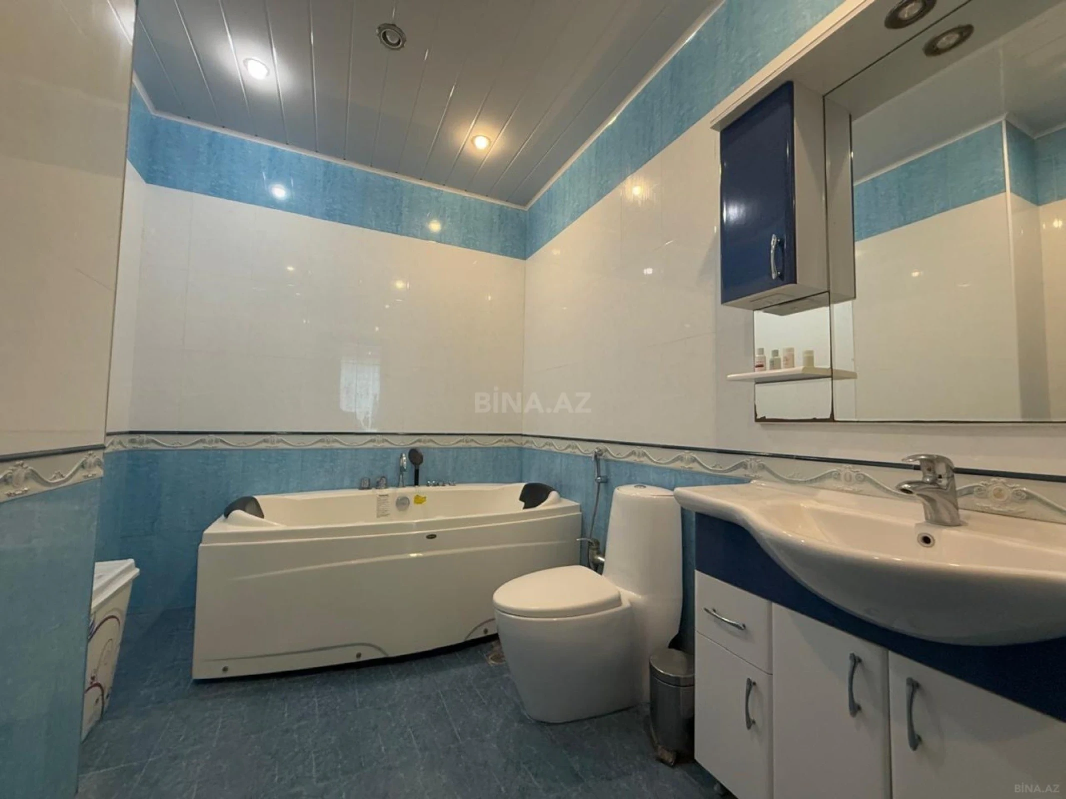 Kirayə verilir 4 otaqlı mənzil 170 m²