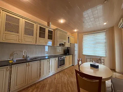 Kirayə verilir 4 otaqlı mənzil 170 m²