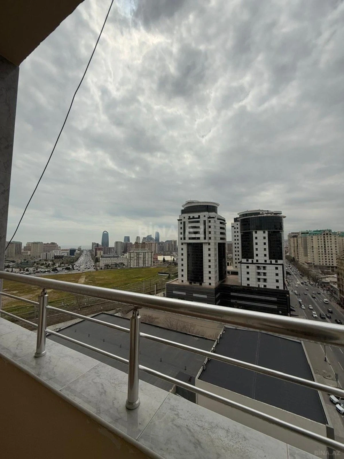 Kirayə verilir 4 otaqlı mənzil 170 m²