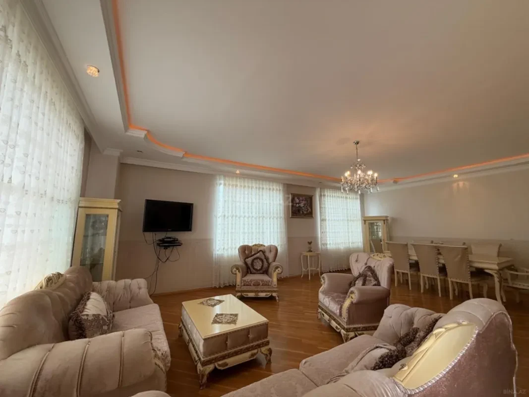 Kirayə verilir 4 otaqlı mənzil 170 m²