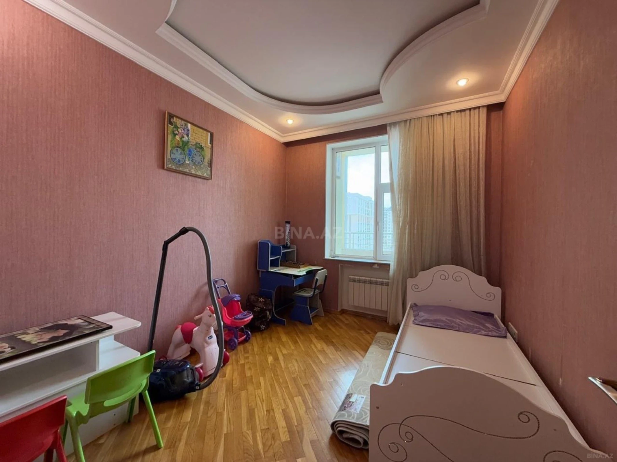 Kirayə verilir 4 otaqlı mənzil 170 m²