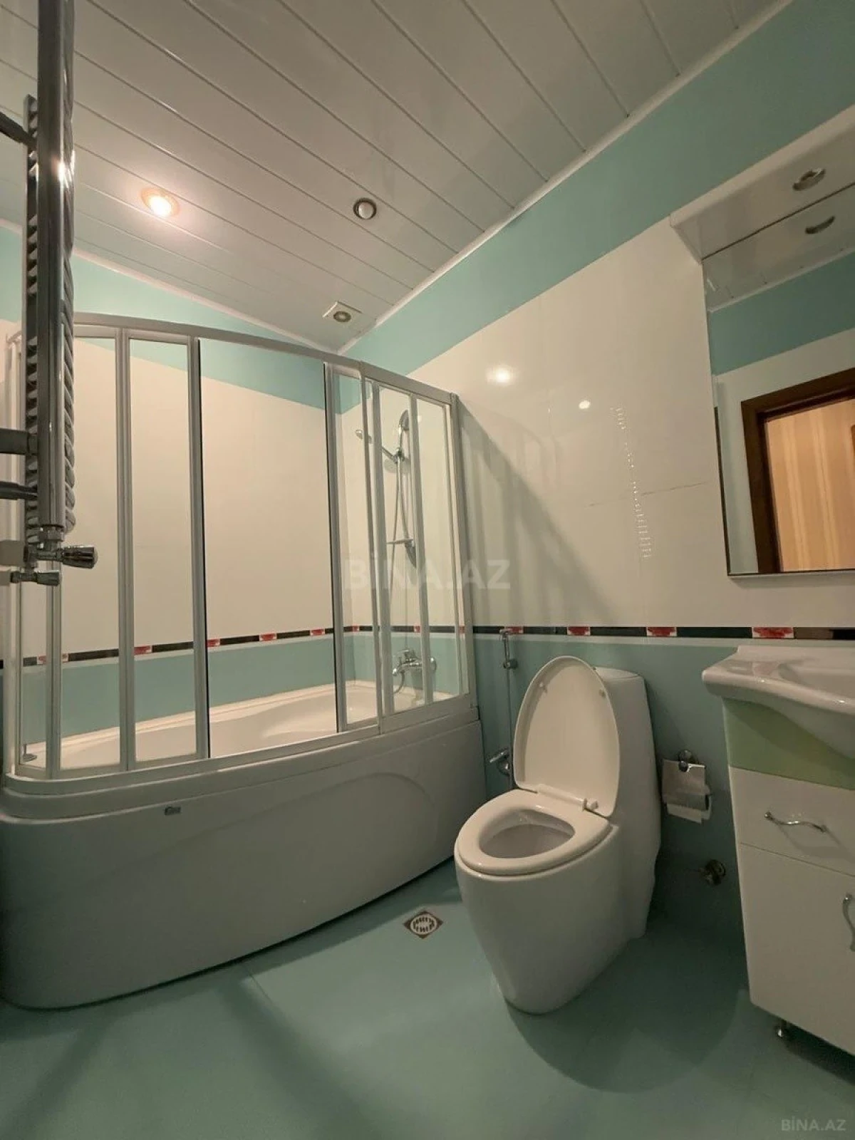 Kirayə verilir 4 otaqlı mənzil 170 m²