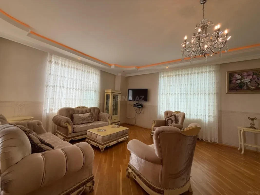 Kirayə verilir 4 otaqlı mənzil 170 m²