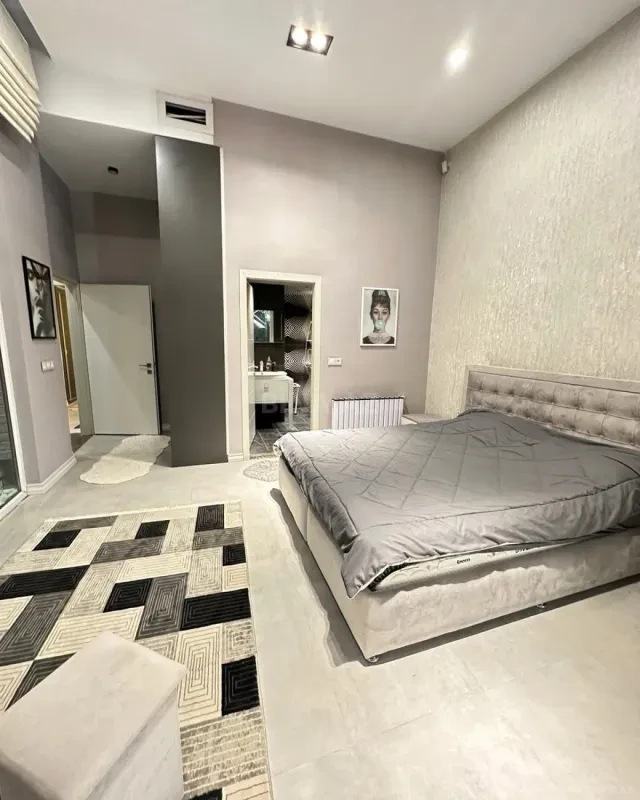 Kirayə verilir 5 otaqlı həyət evi 300 m²