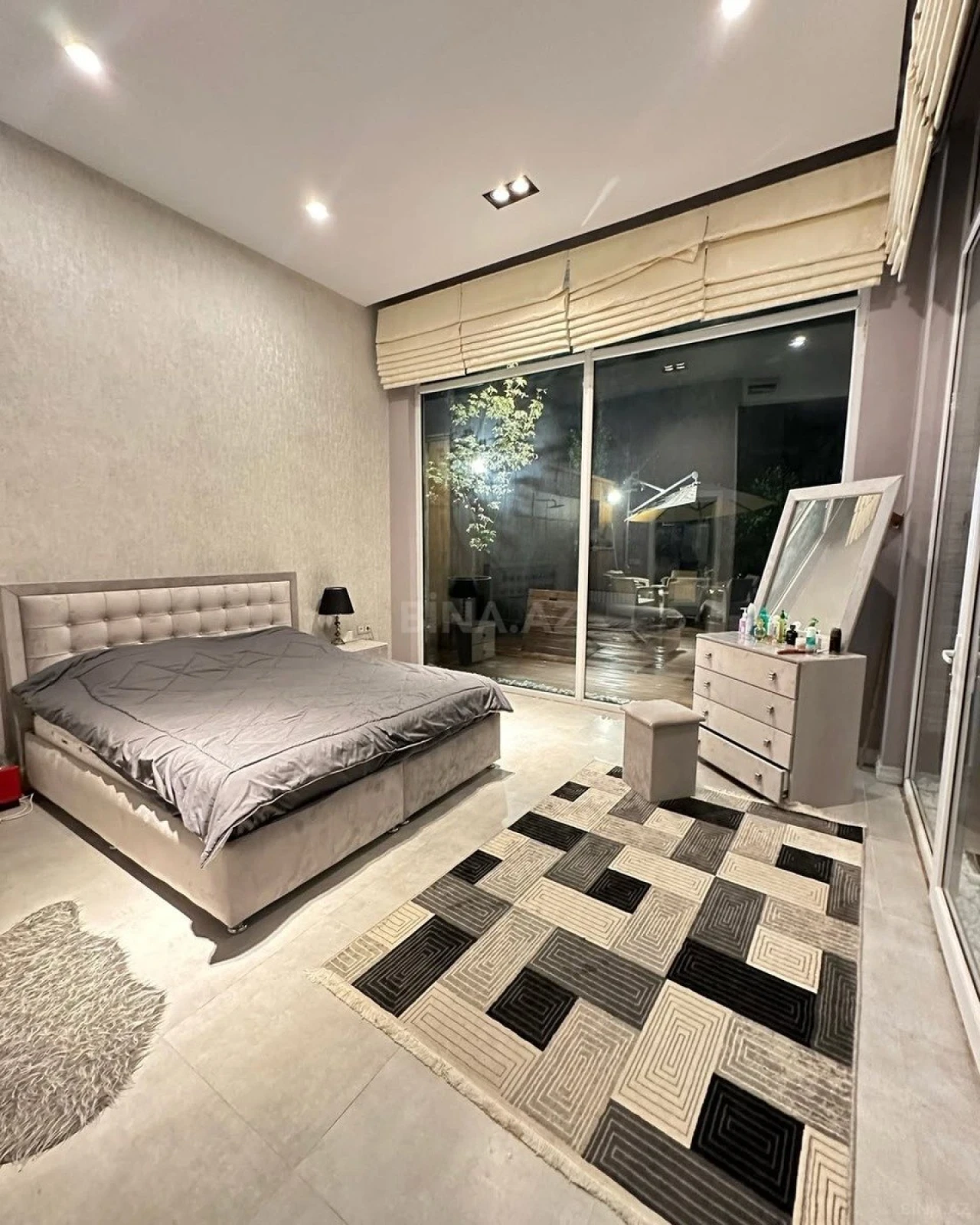 Kirayə verilir 5 otaqlı həyət evi 300 m²