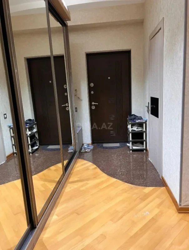 Kirayə verilir 2 otaqlı mənzil 80 m²