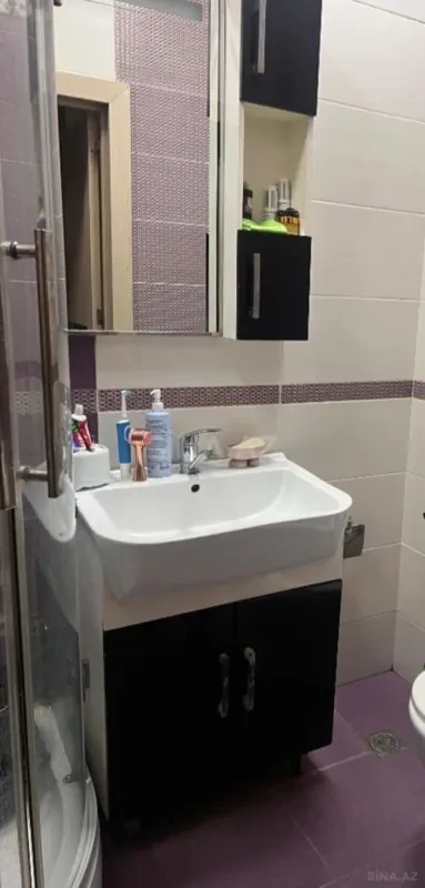 Kirayə verilir 2 otaqlı mənzil 80 m²
