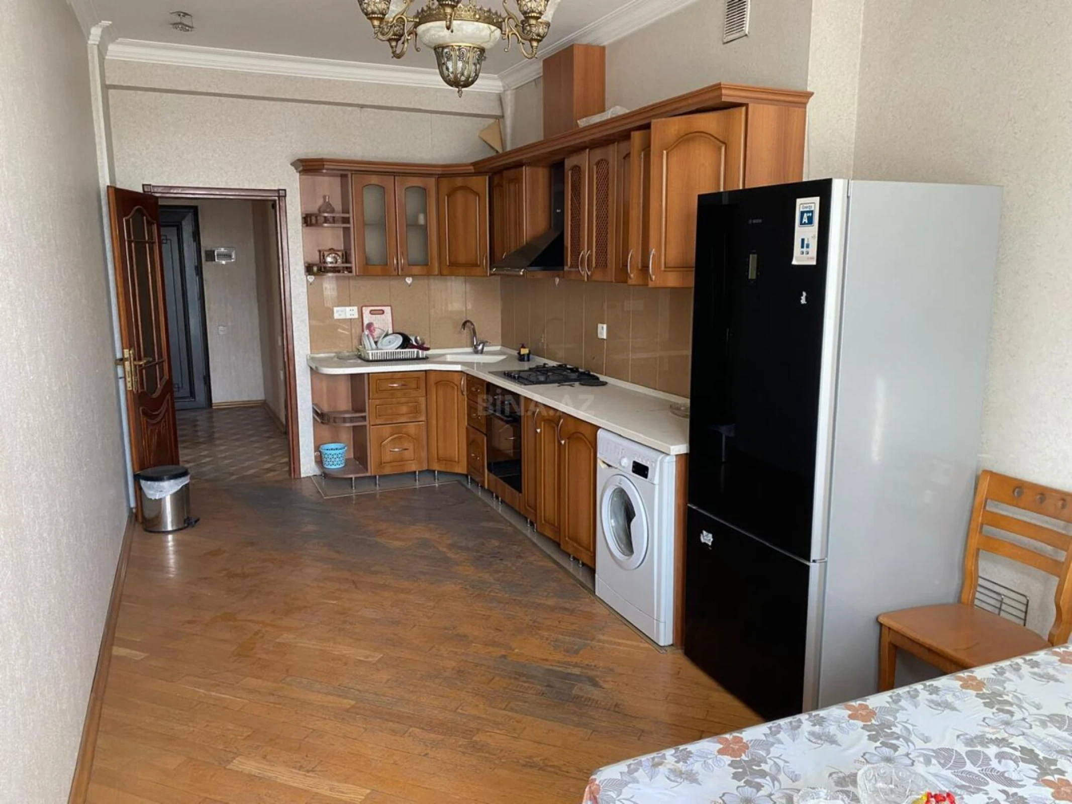 Kirayə verilir 2 otaqlı mənzil 80 m²
