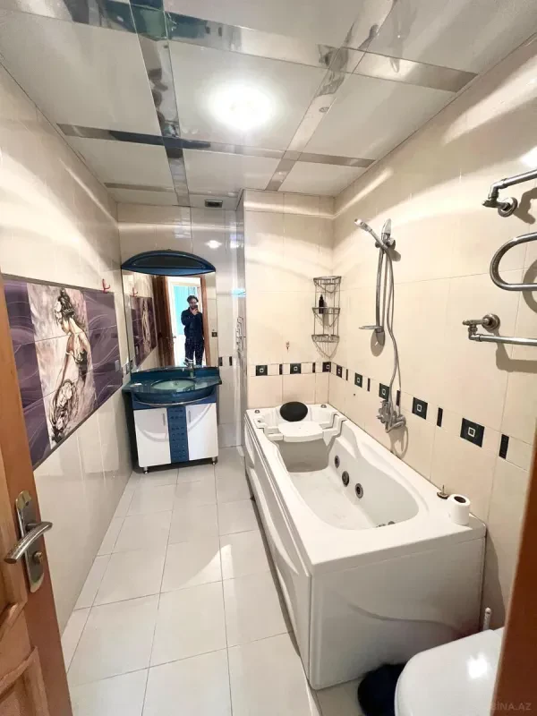 Kirayə verilir 2 otaqlı mənzil 70 m²