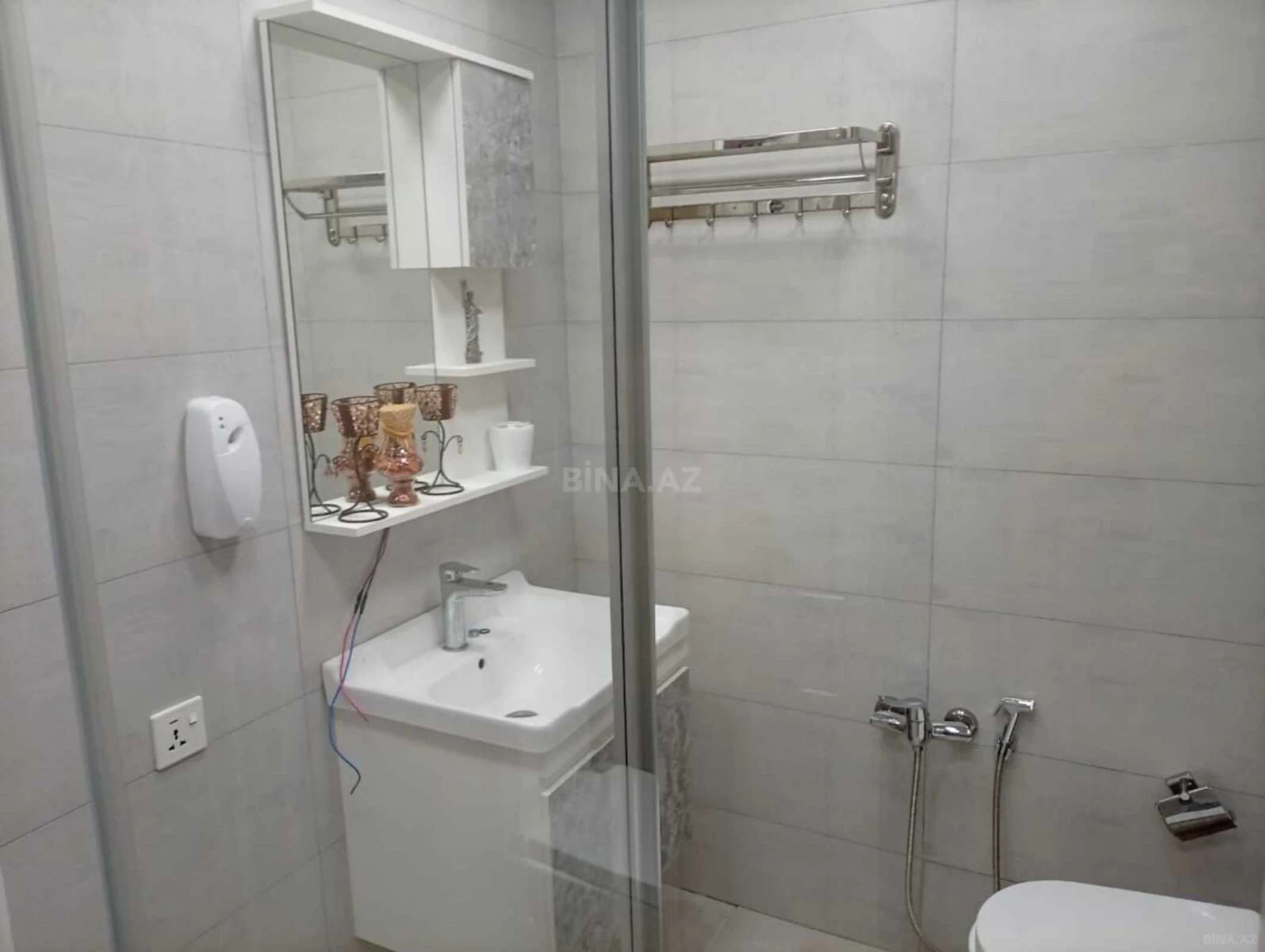 Satılır 2 otaqlı mənzil 65 m²